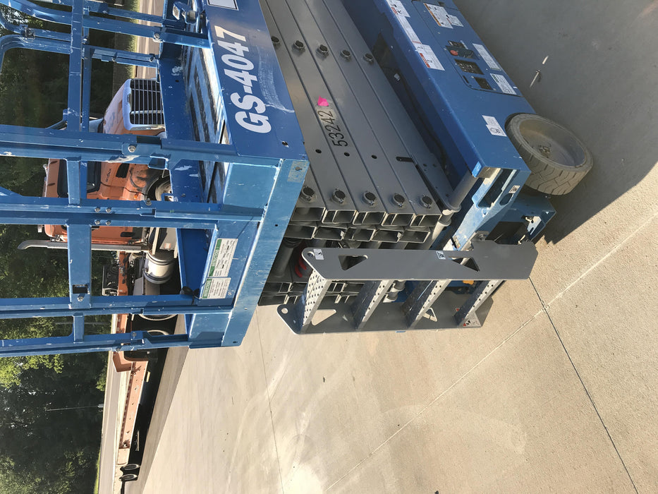 2019 Genie GS-4047 Folding rails with half height swing gate