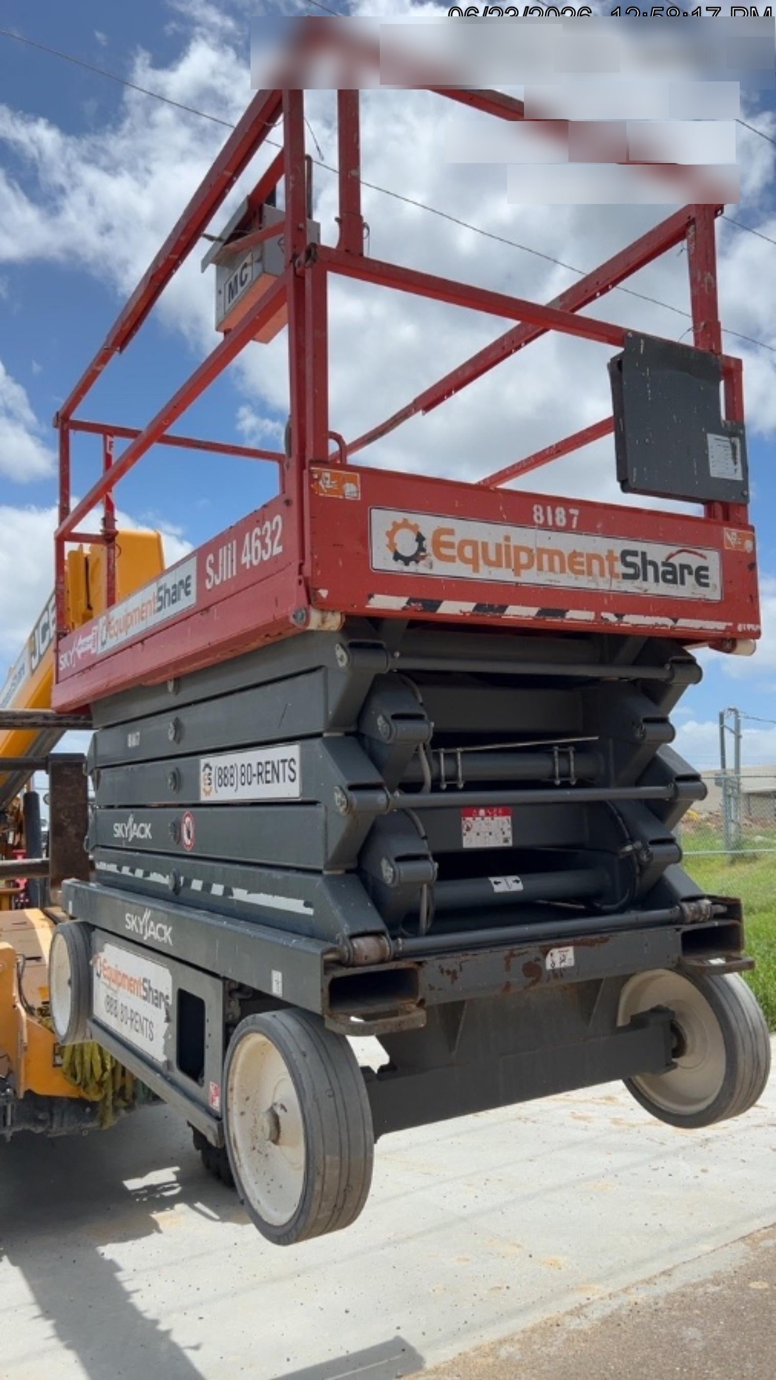 2018 Skyjack SJIII-4632 Skyjack SJIII4632 Scissor Lift w/Trojan Batteries