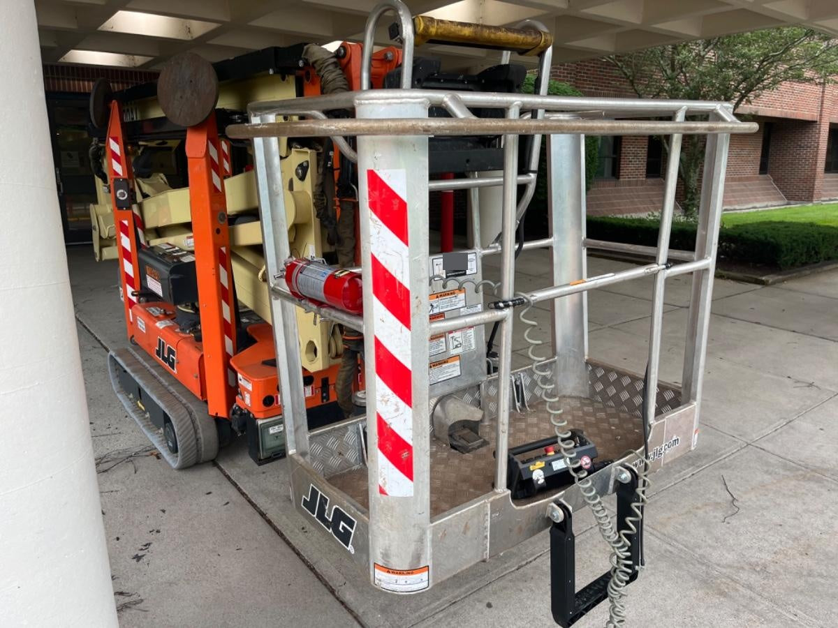 2021 JLG X600AJ