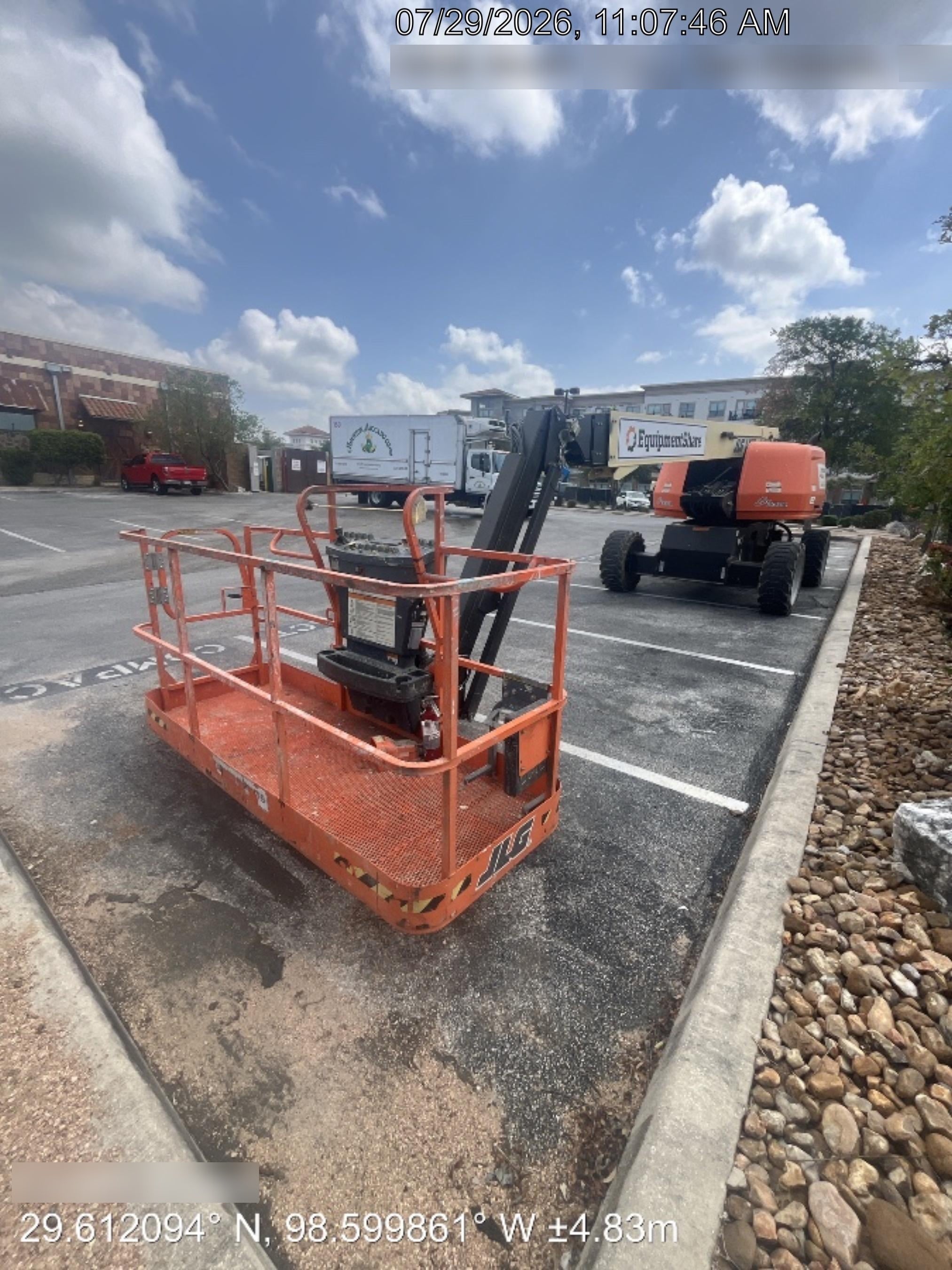 2023 JLG 660SJ