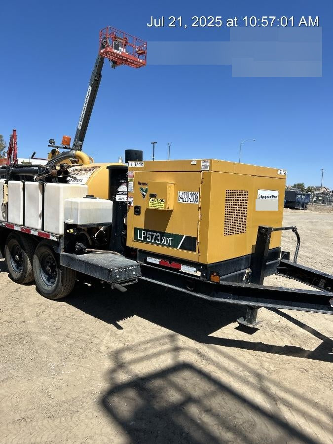 2021 Vac-Tron LP573XDT T4 Koehler Diesel Engine, 500 Gallon Debris Tank, x2 100 Gallon Water Tanks
