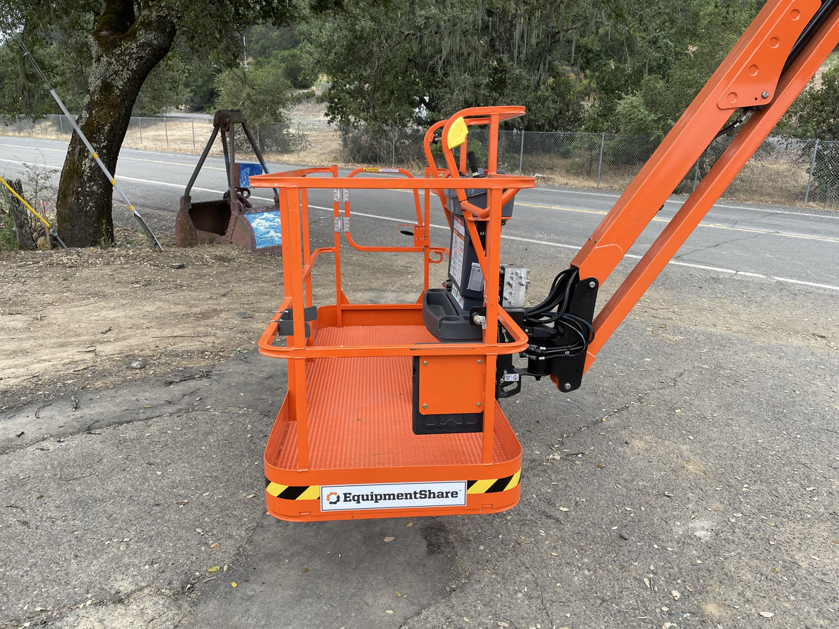 2022 JLG 1350SJP