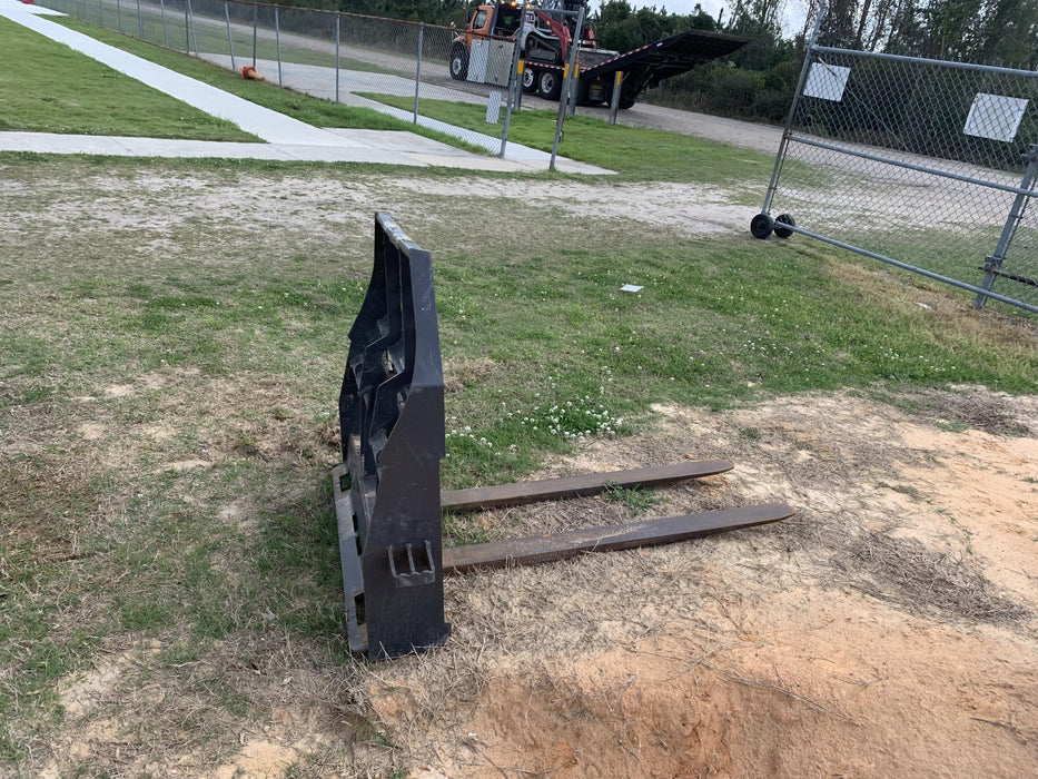 2019 BRADCO 48" Skid Loader Pallet Forks