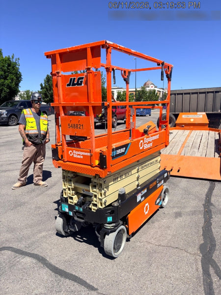 2025 JLG ES1932