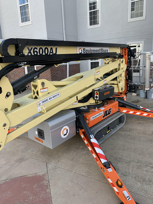 2021 JLG X600AJ