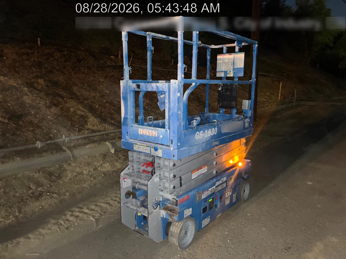 2020 Genie GS-1930 Solid Non Marking Tires, Beacon, Folding rails with half height swing gate, 800W Inverter