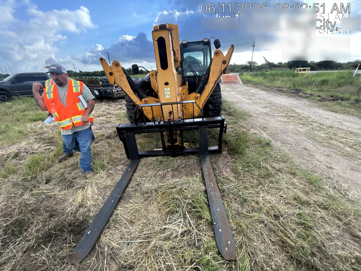 2019 JCB 512-56 109 HP w/CAB/HVAC, Beacon, Aux Hydraulics, Worklights, Solid Tires w/60" Carriage/Forks