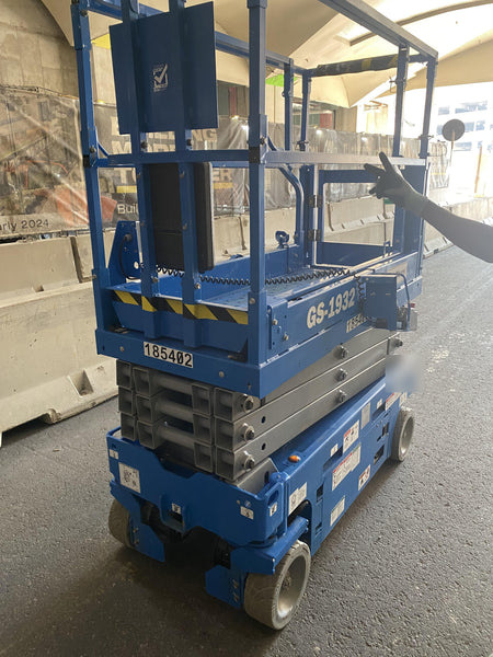 2021 GENIE GS-1932