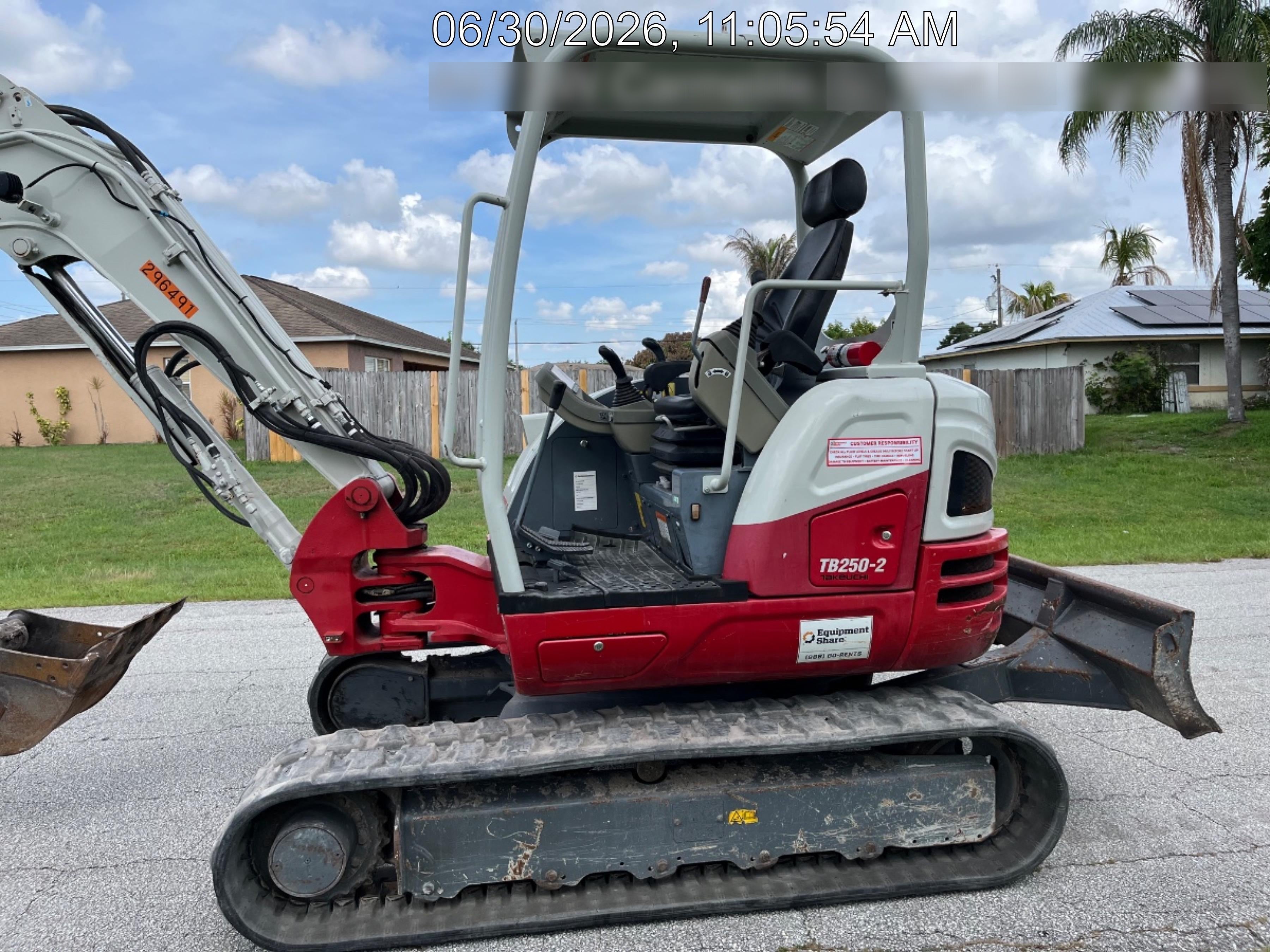 2023 TAKEUCHI TB250-2R