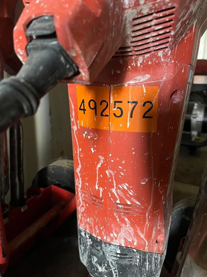 2025 HILTI TE 3000-AVR