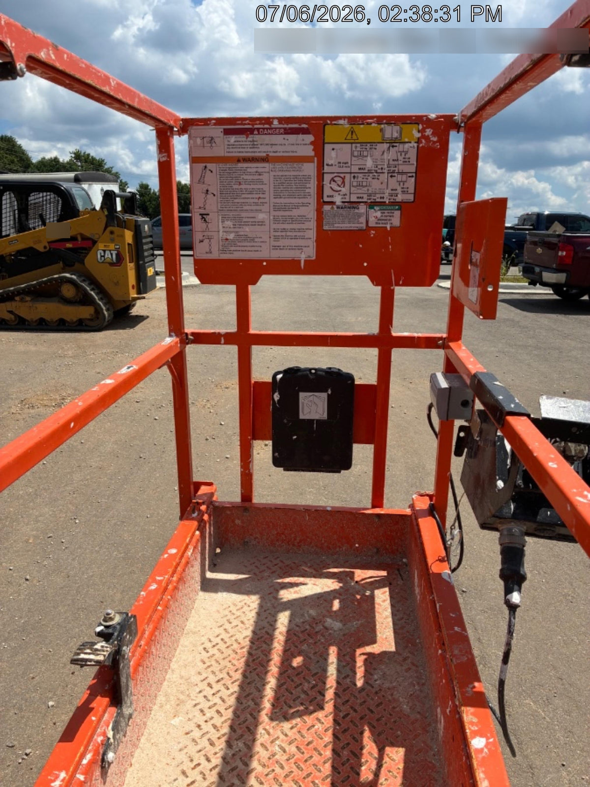 2022 JLG ES1330L
