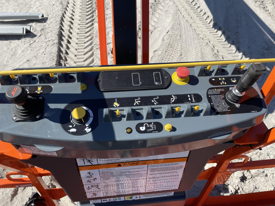 2022 JLG 860SJ