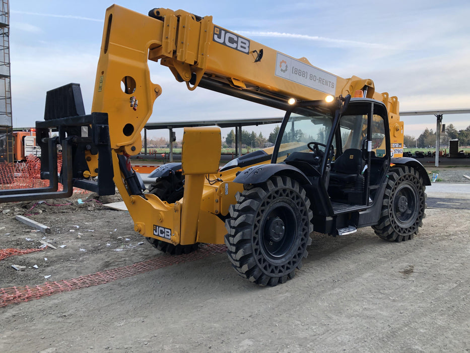 2020 JCB 512-56 Canopy, 74 HP, Solid Tires, STD Worklight, Beacon, Aux Hydraulics, Lifting Eye, Backup Alarm w/72" Carriage, 60" Forks