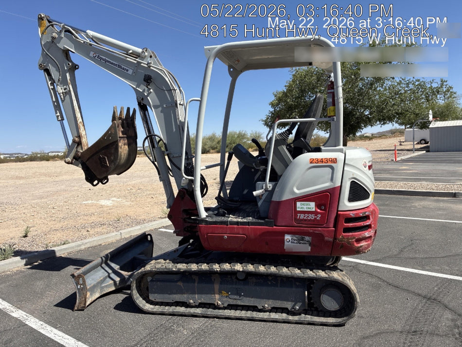 2022 TAKEUCHI TB235-2R