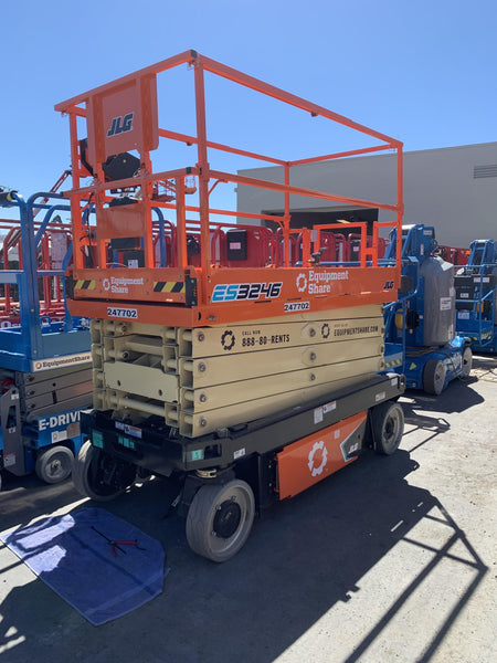 2022 JLG ES3246