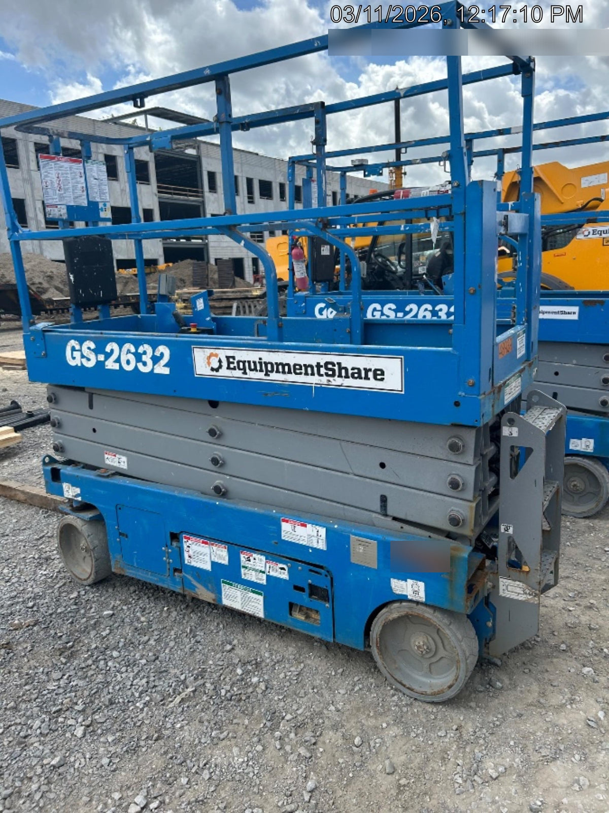 2019 Genie GS-2632 Folding rails with half height swing gate