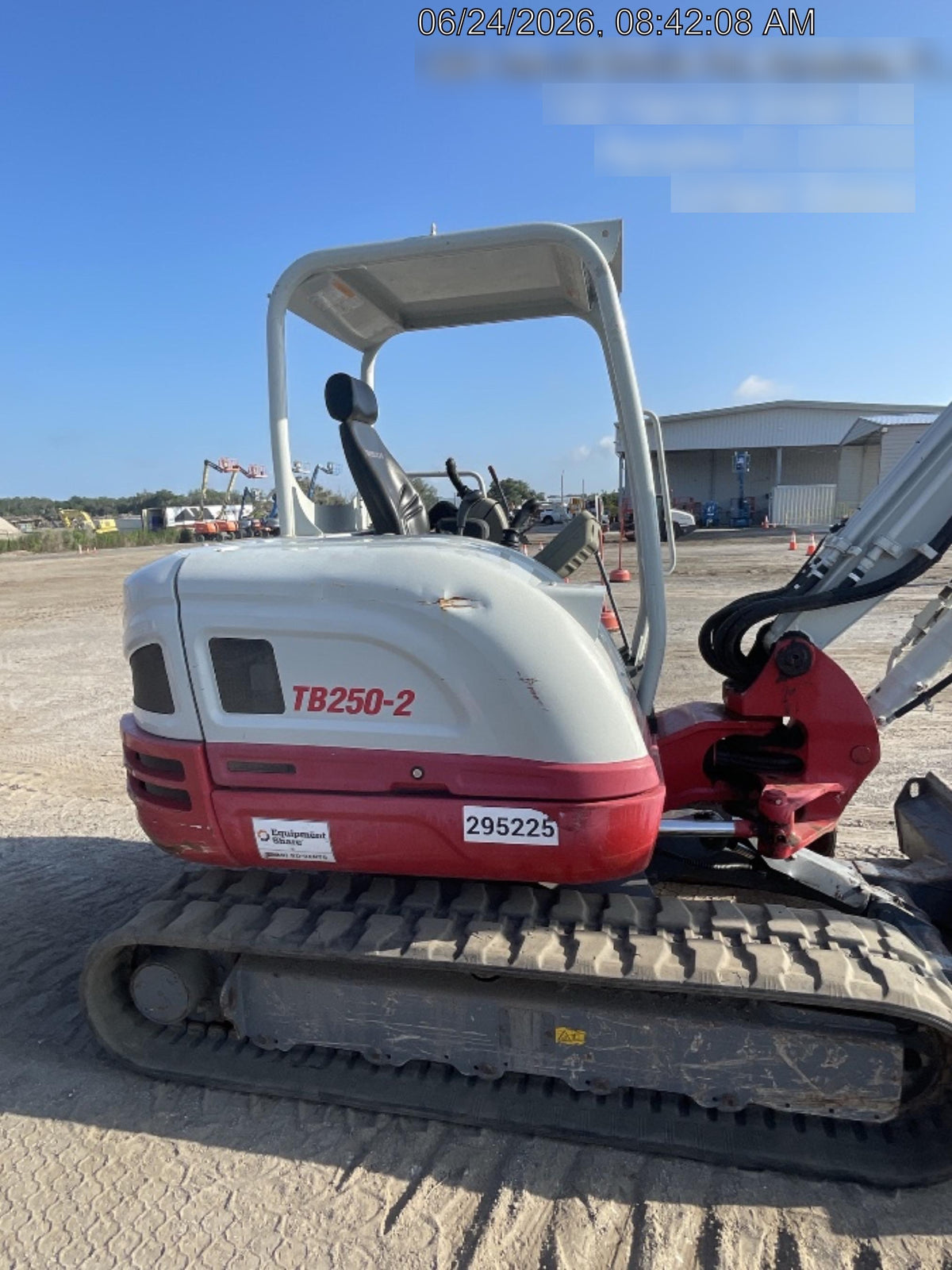 2023 TAKEUCHI TB250-2R