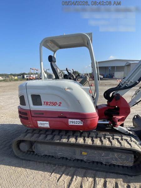 2023 TAKEUCHI TB250-2R