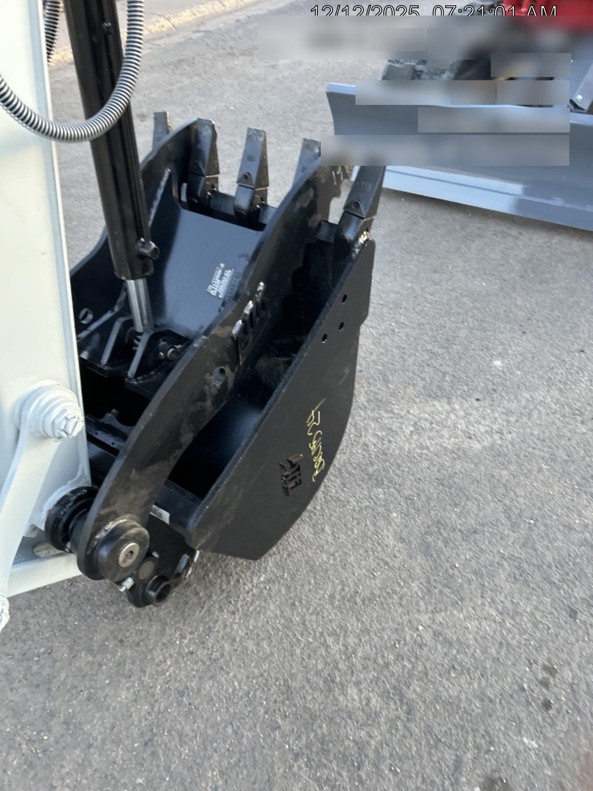 2025 TAKEUCHI 24" Bucket Takeuchi