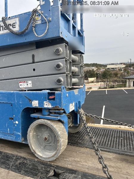 2019 Genie GS-2632 Folding rails with half height swing gate