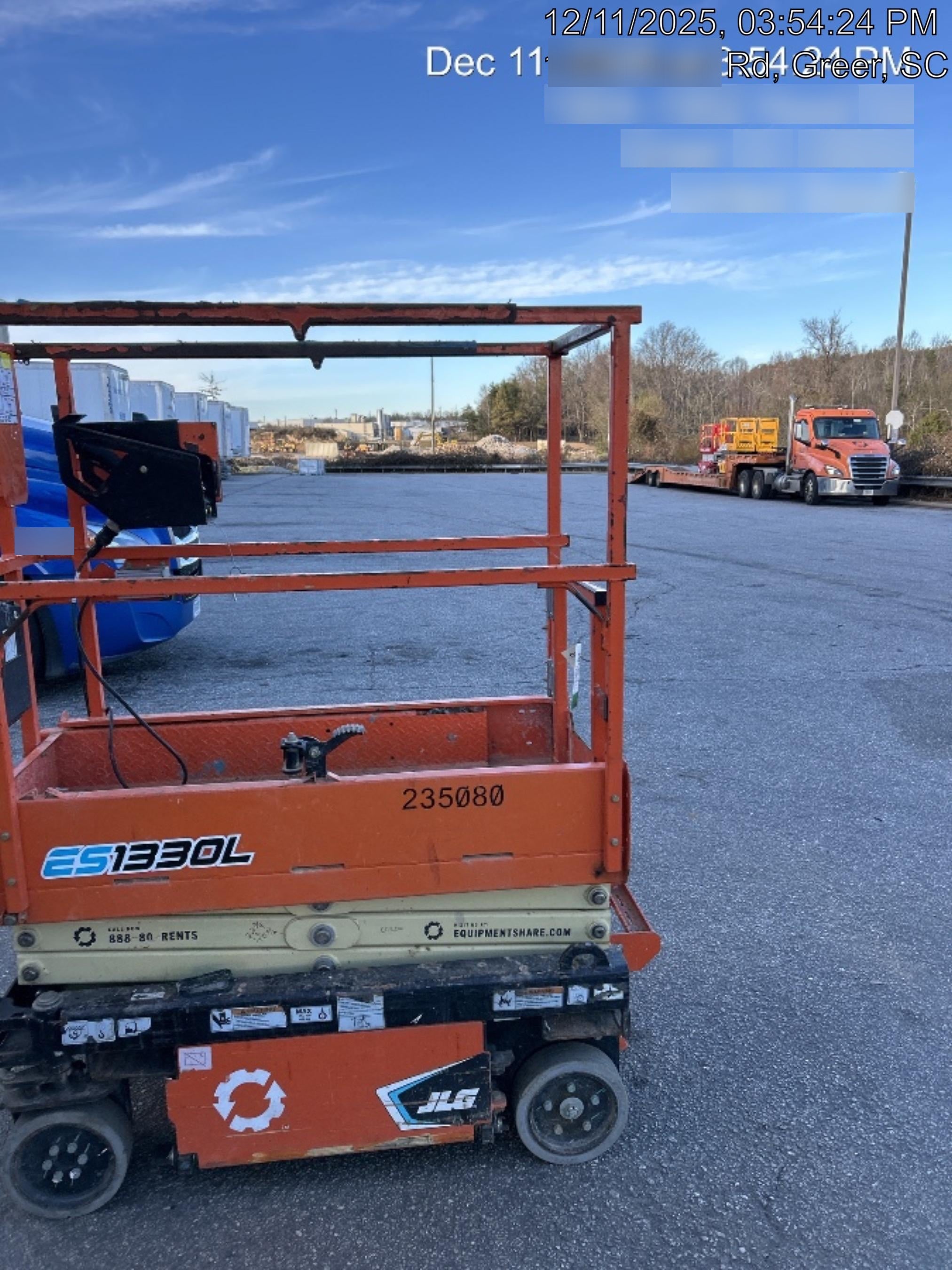 2022 JLG ES1330L
