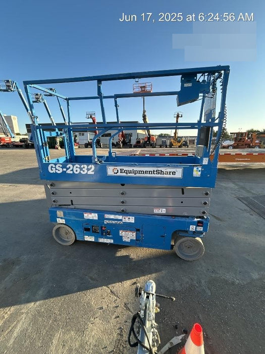 2020 Genie GS-2632 Solid NM Tires, Folding Rails with Half-Height Swing Gate, Beacon, 800W Invertor