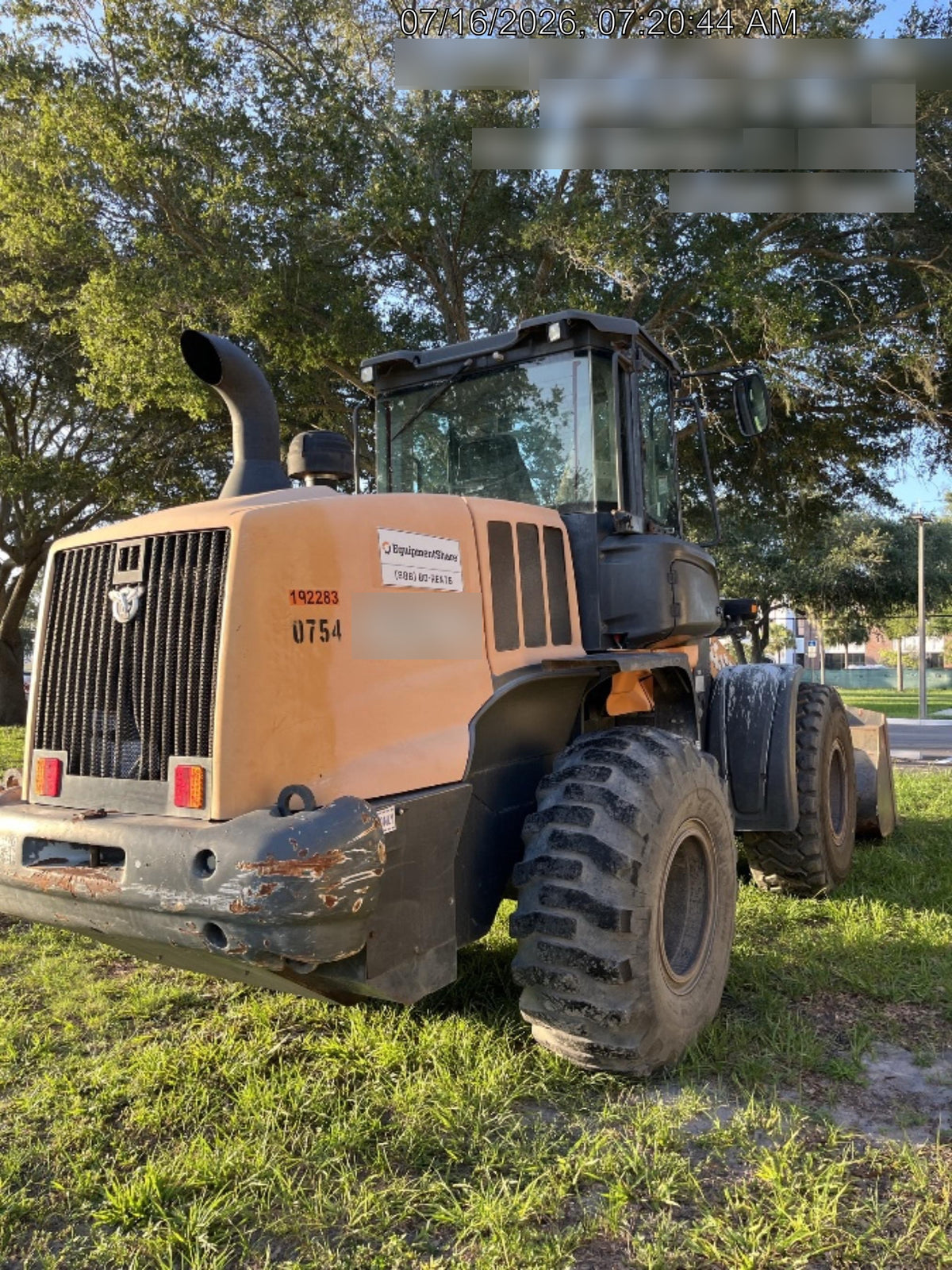 2017 Case 621G CLOSED CAB, JRB 416 STYLE HYD COUPLER