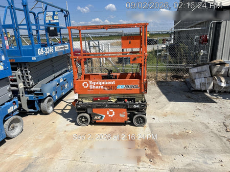 2022 JLG ES1330L