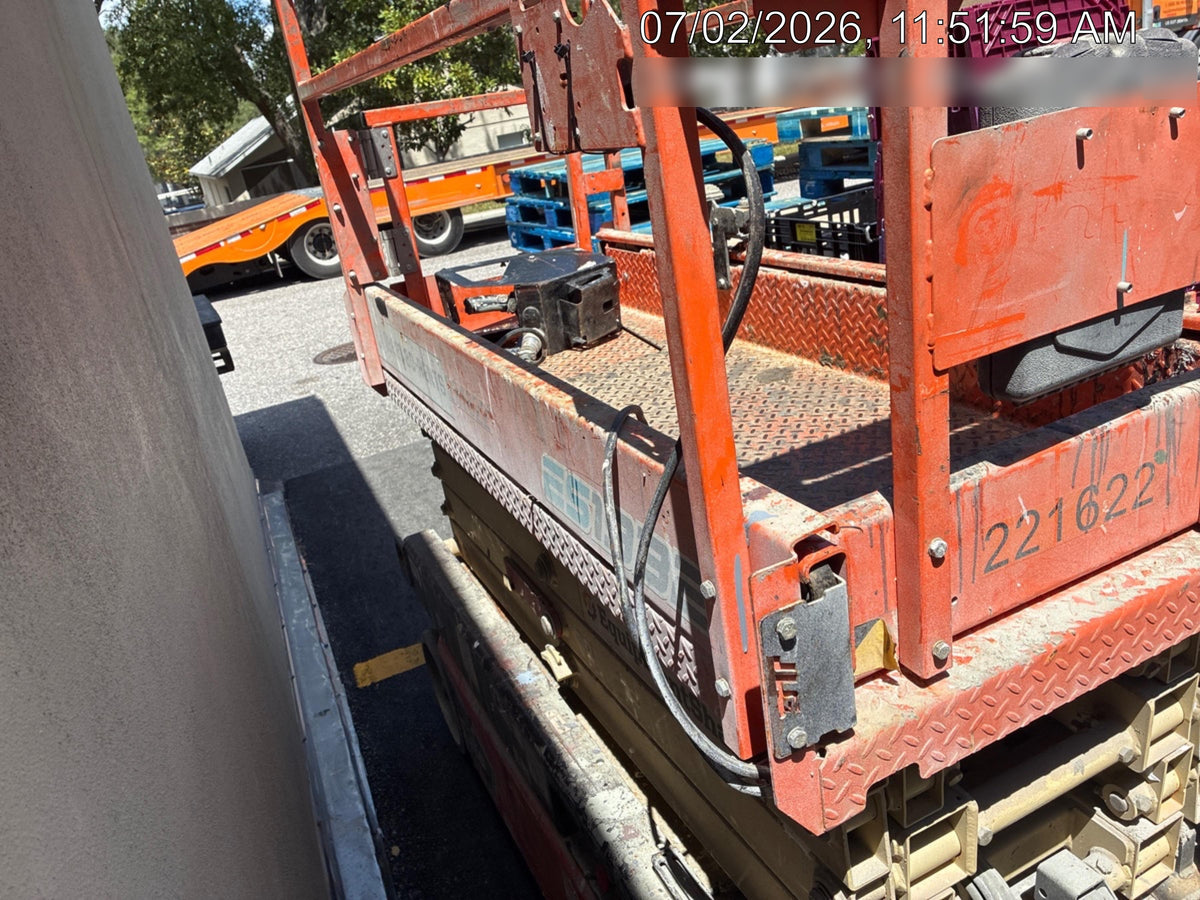 2022 JLG ES1932