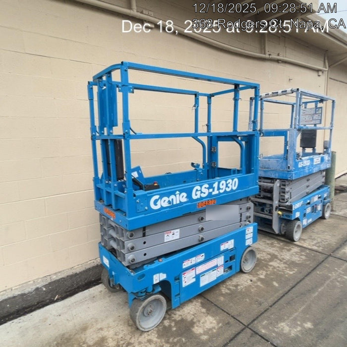 2020 Genie GS-1930 Solid Non Marking Tires, Beacon, Folding rails with half height swing gate, 800W Inverter