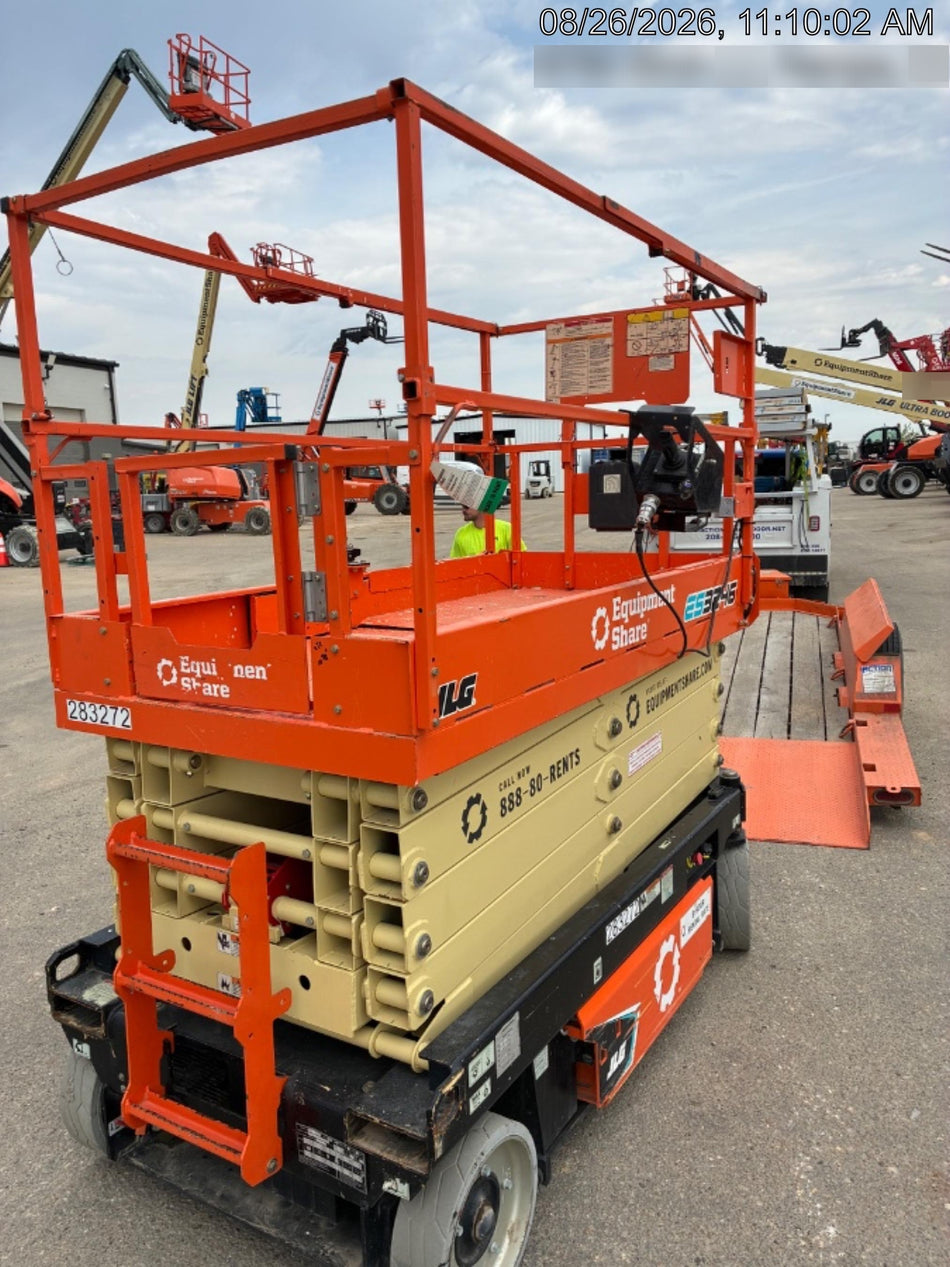 2022 JLG ES3246