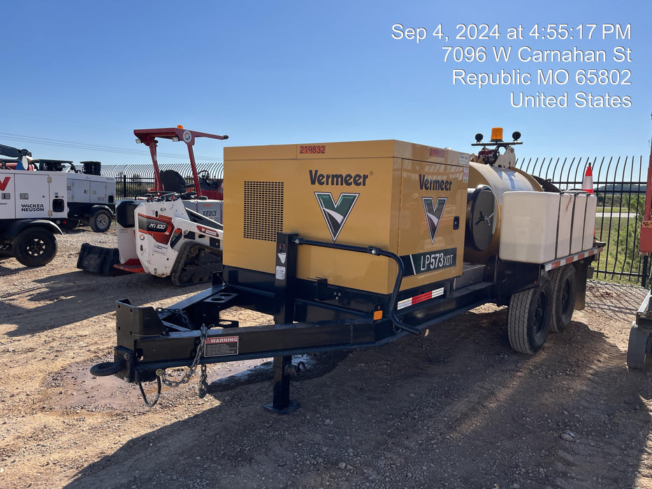2022 Vac-Tron LP573XDT T4 Koehler Diesel Engine, 500 Gallon Debris Tank, x2 100 Gallon Water Tanks