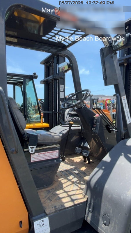 2023 CASE 588H