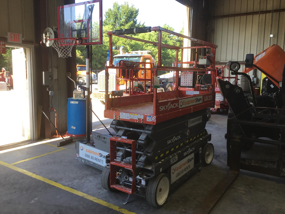 2018 Skyjack SJIII-3226 Skyjack SJIII3226 Scissor Lift w/Trojan Batteries