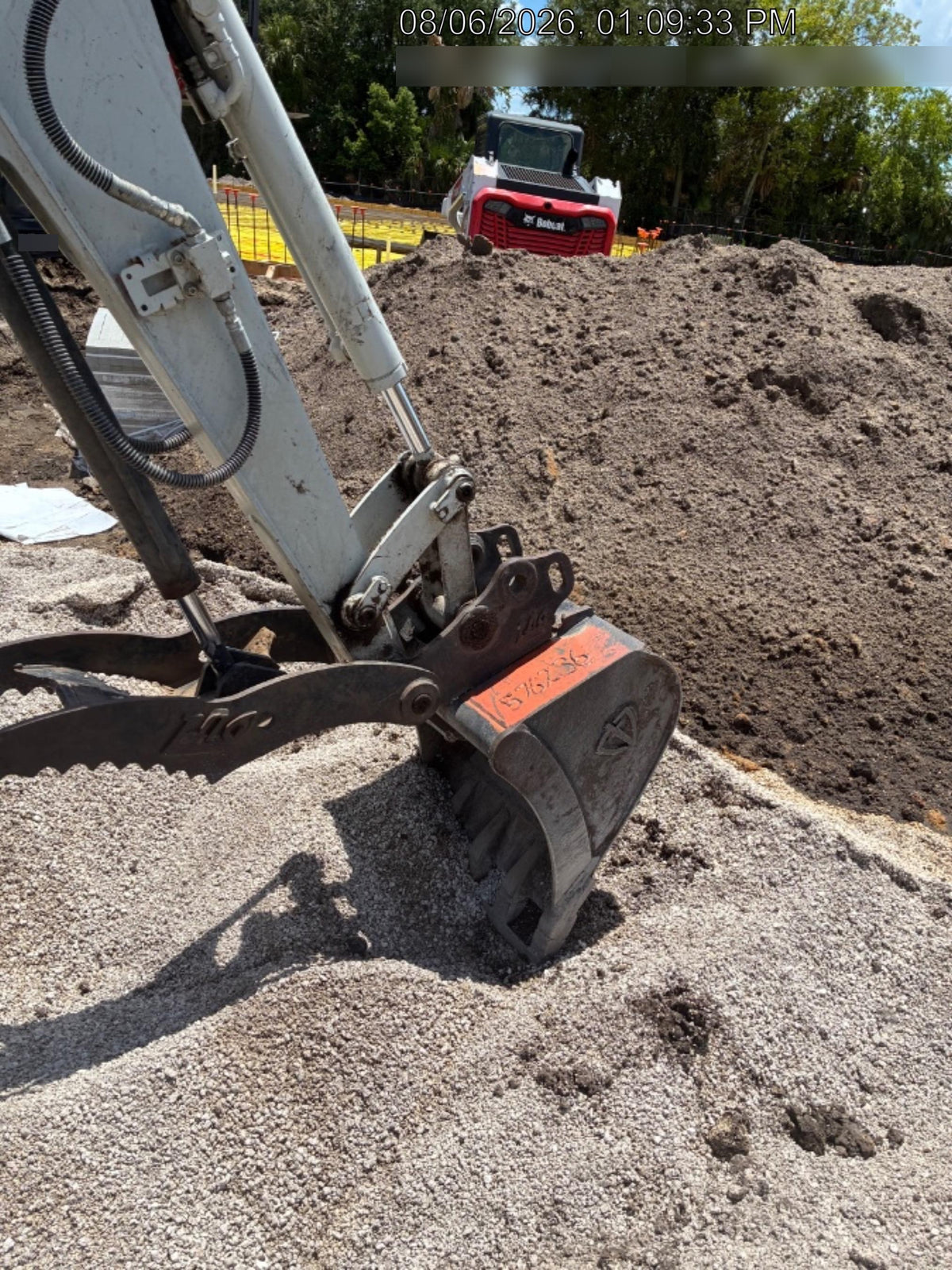 2022 TAKEUCHI TB235-2R