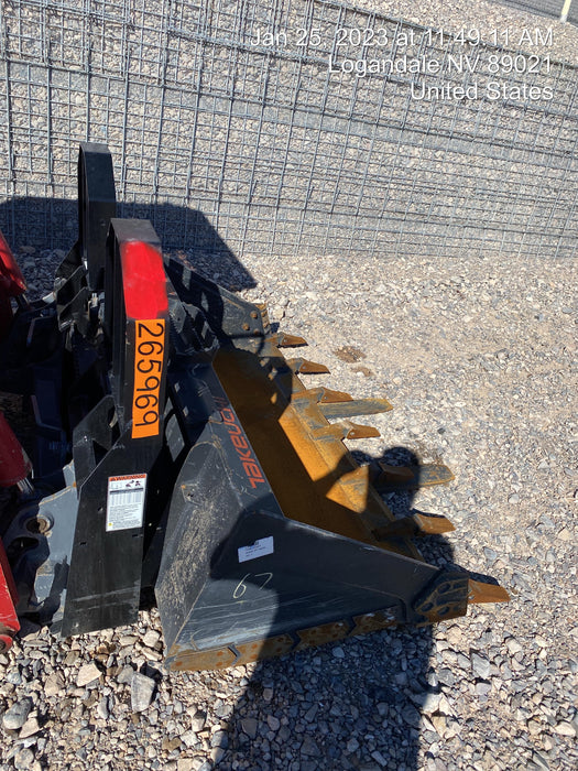 2021 TAKEUCHI 48" Pallet Forks - Takeuchi