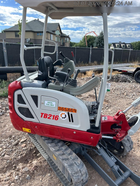 2023 TAKEUCHI TB216R