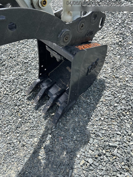2025 TAKEUCHI 18" HD Bucket - Takeuchi