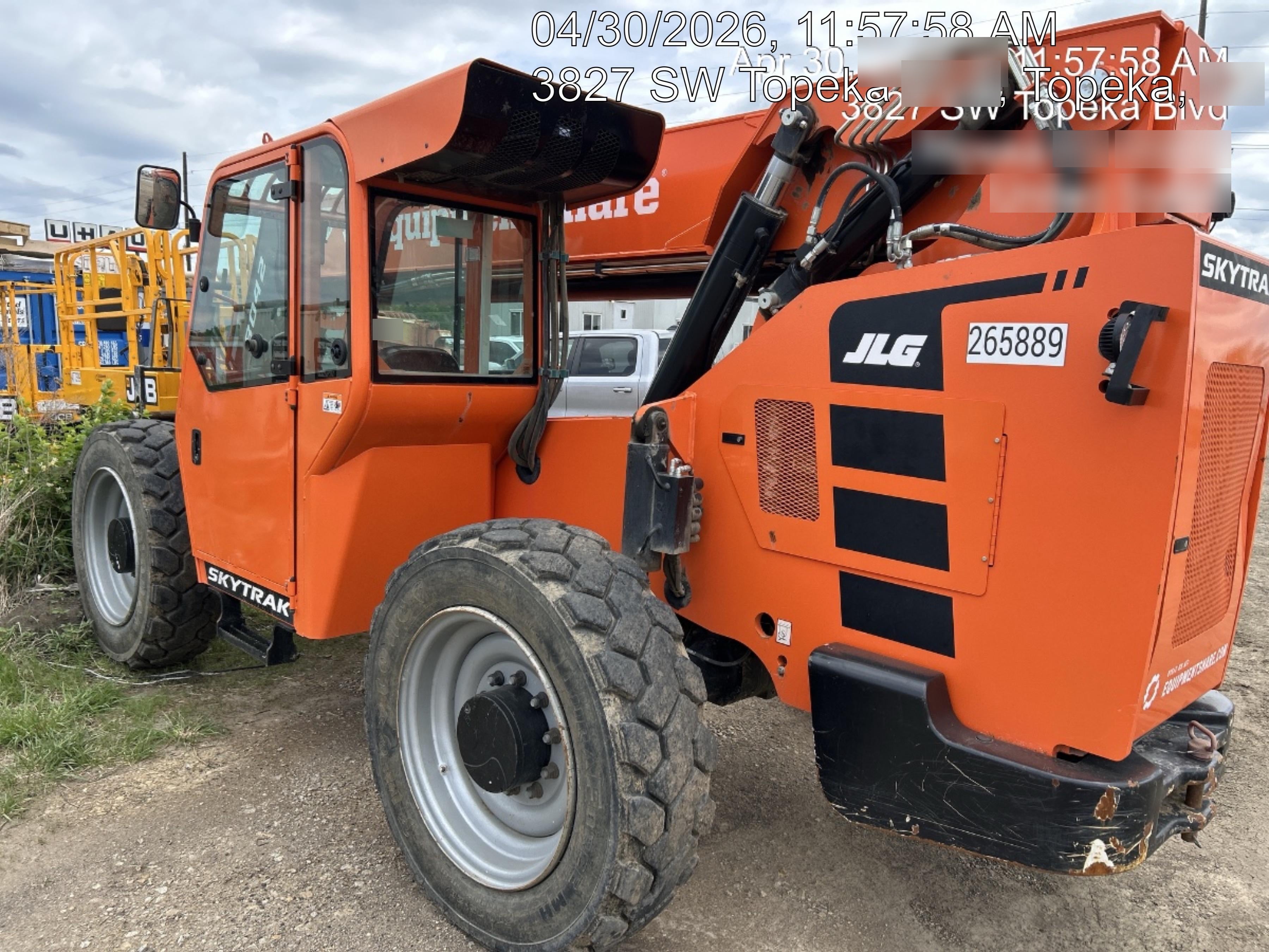 2022 SKYTRAK 8042