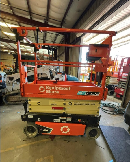 2024 JLG ES1932