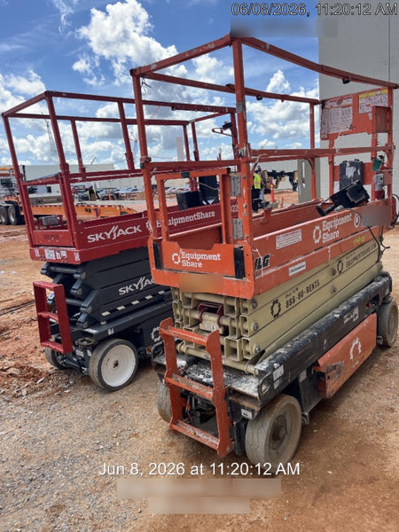 2023 JLG ES2632