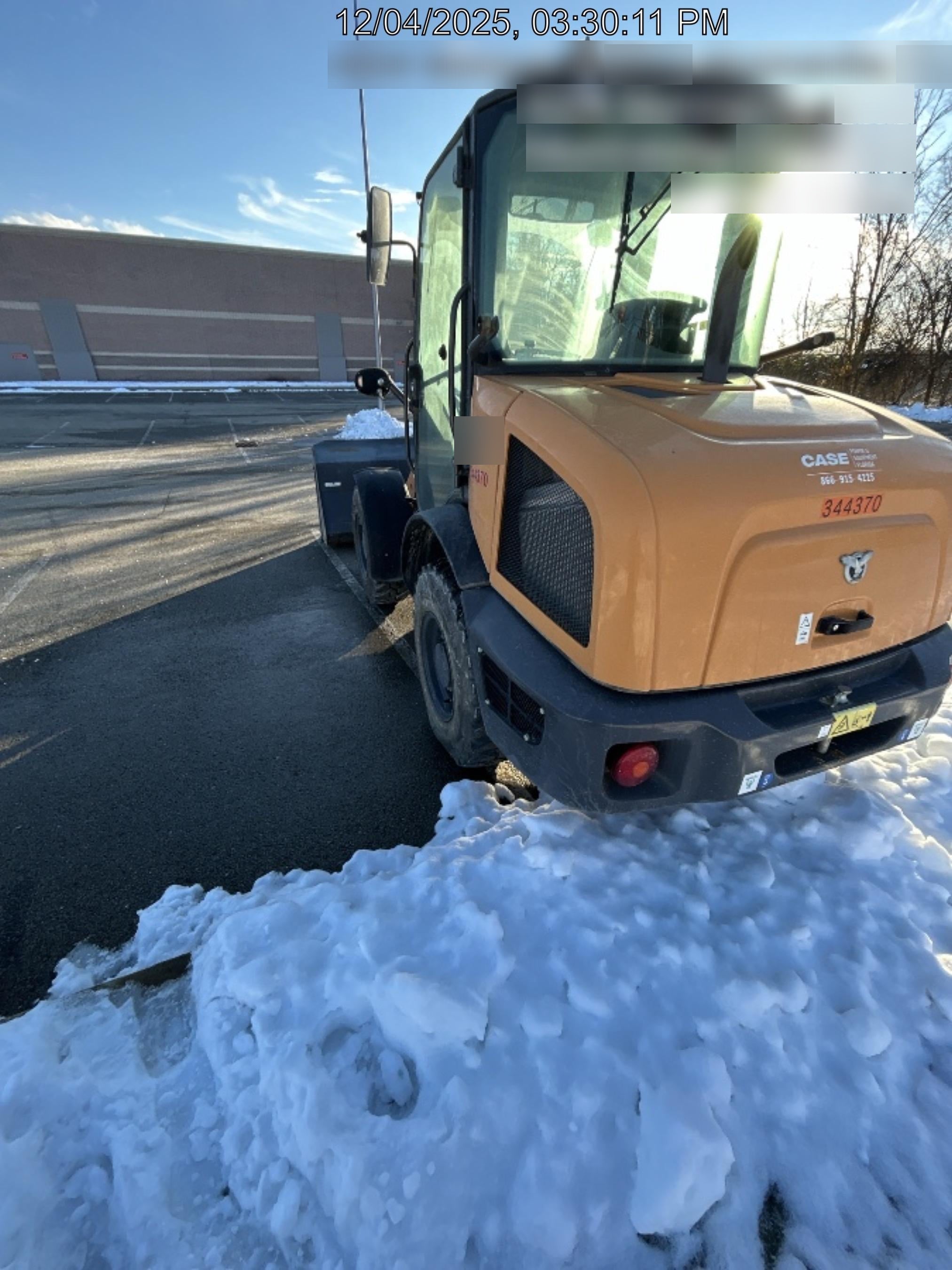 2023 CASE 121F