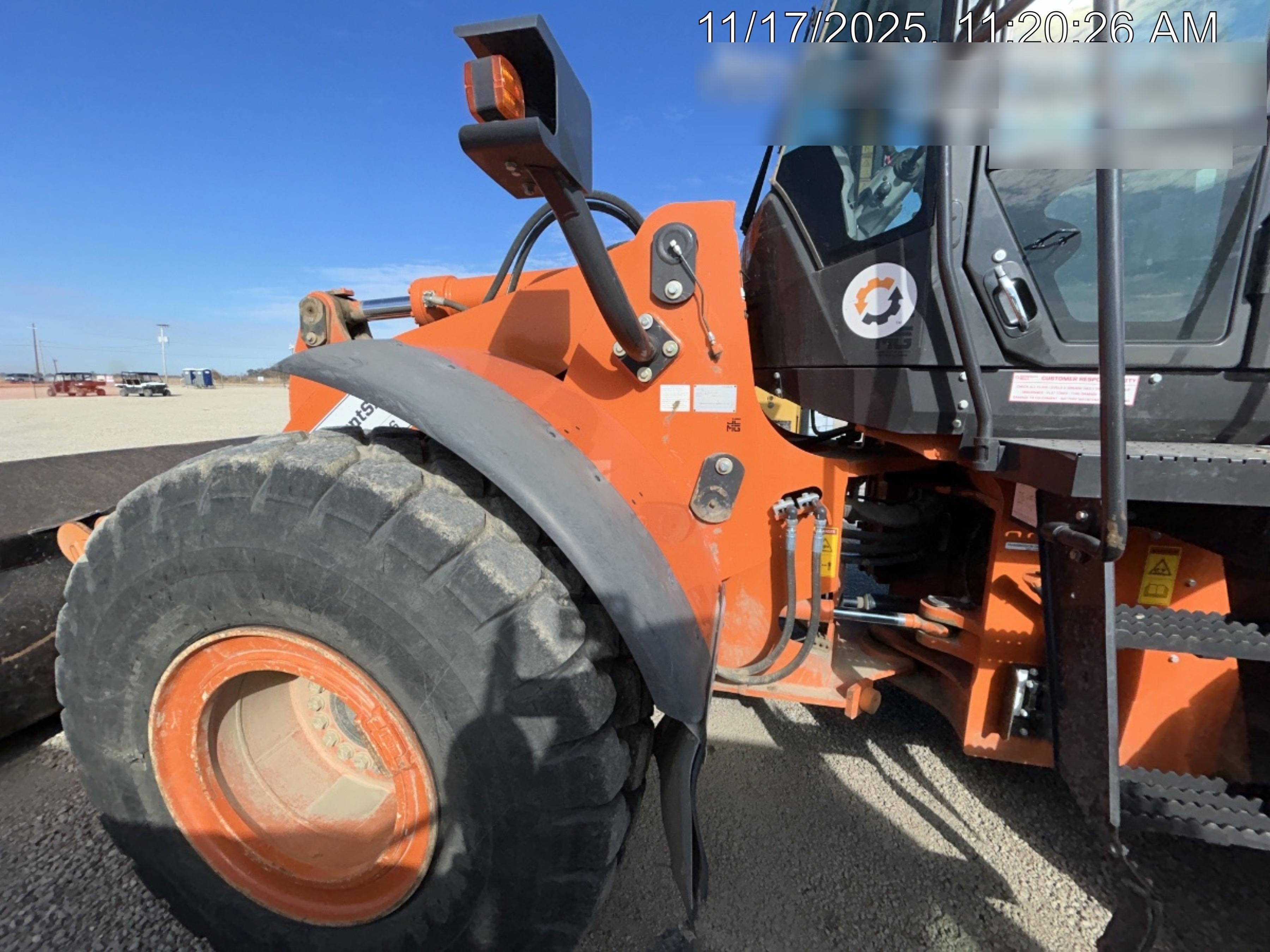 2022 HITACHI ZW220-6