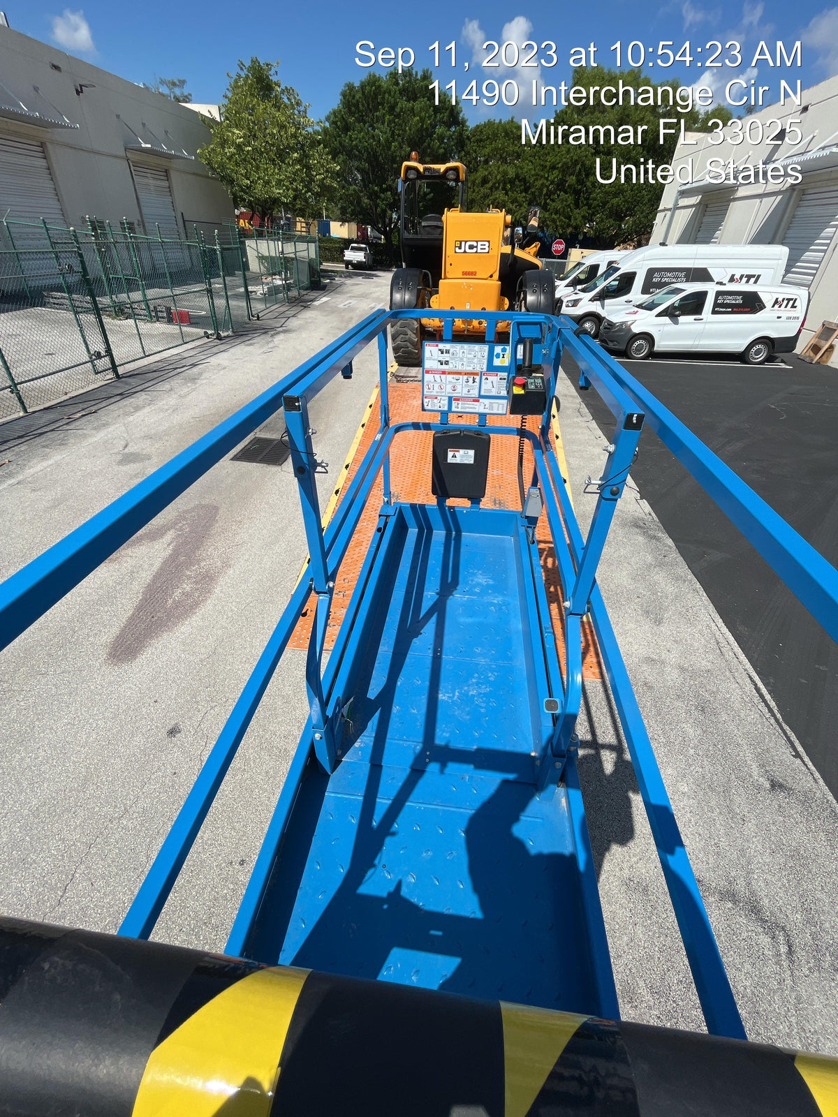 2023 GENIE GS-3232