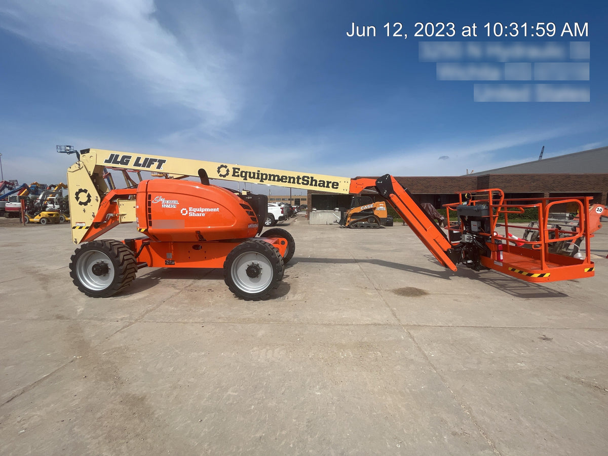 2023 JLG 600AJ