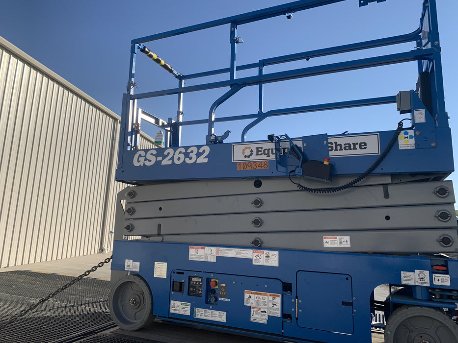 2020 Genie GS-2632 Solid NM Tires, Folding Rails with Half-Height Swing Gate, Beacon, 800W Invertor