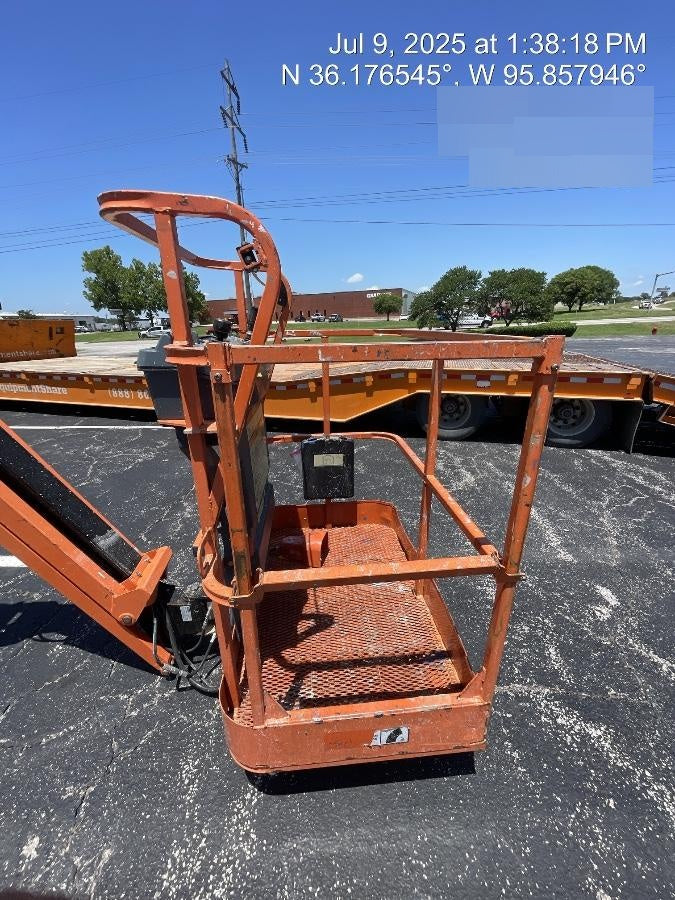 2018 JLG E400AJP