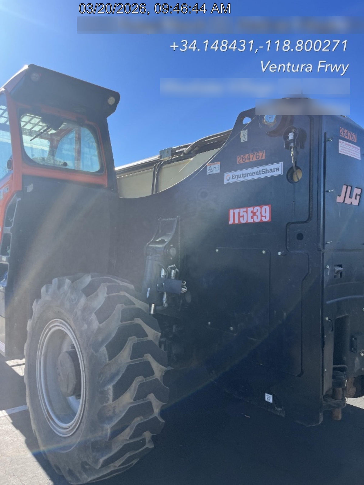2019 JLG 1075