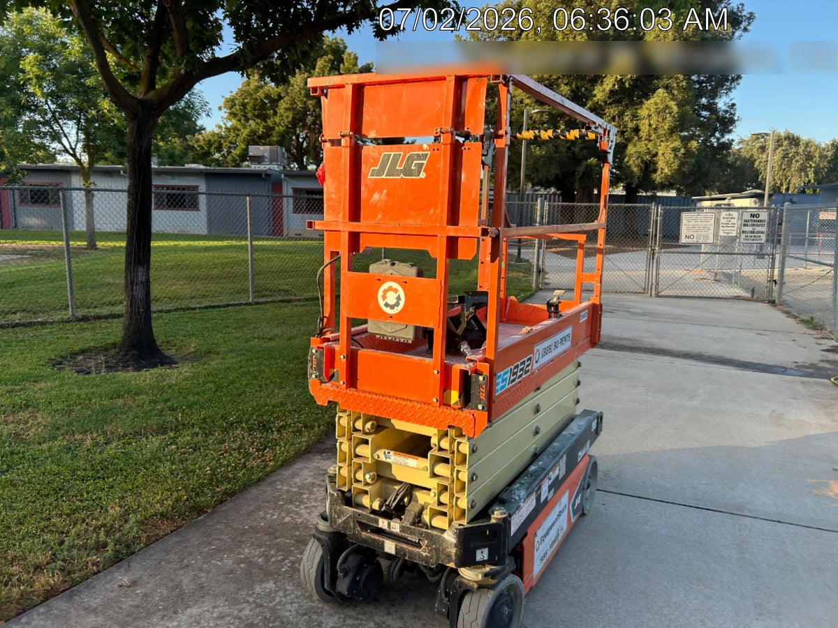 2022 JLG ES1932