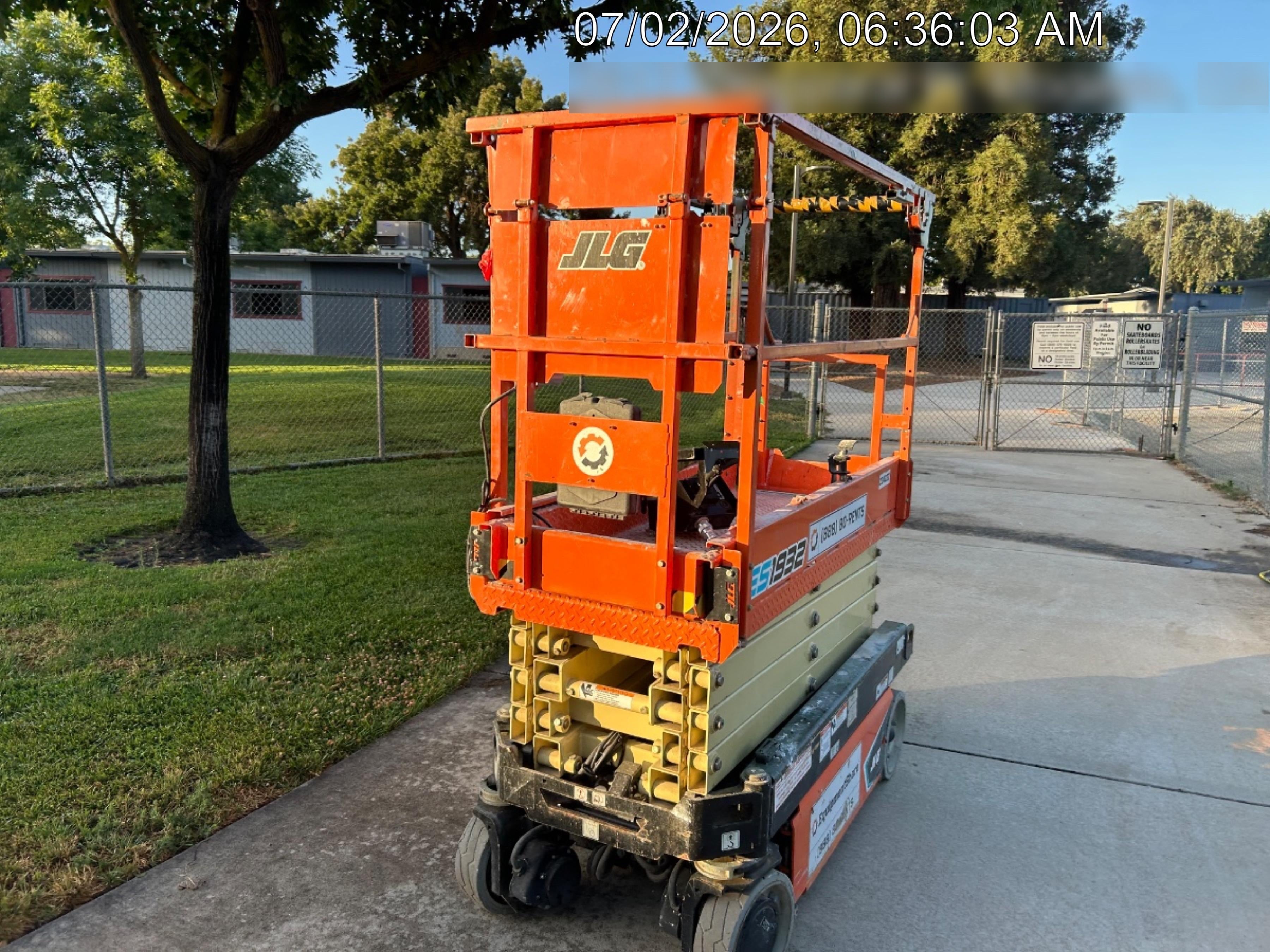 2022 JLG ES1932